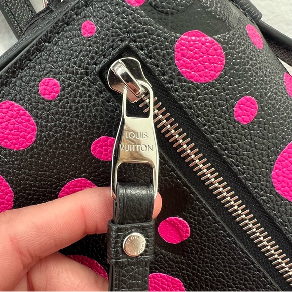 Louis VuittonxYayoi Kusama 2023 Monogram Embossed Dots Empreinte Pochette Métis - Picture 8 of 16